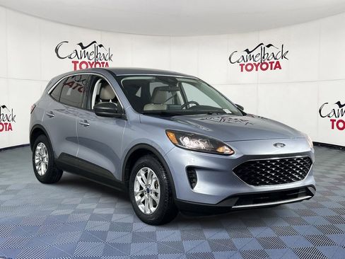 Used 2022 Ford Escape SE image 3