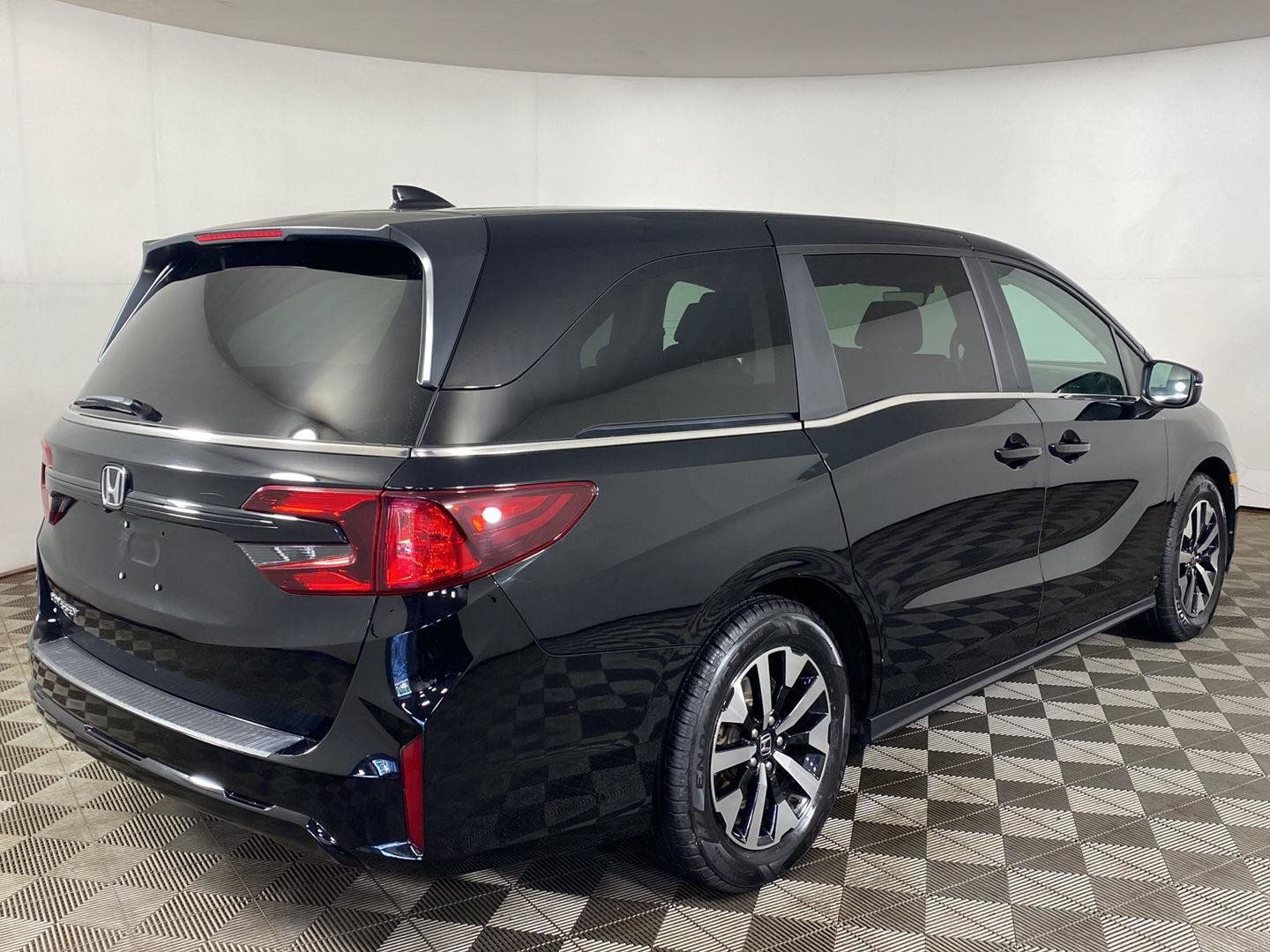 Used 2025 Honda Odyssey EX-L image 5