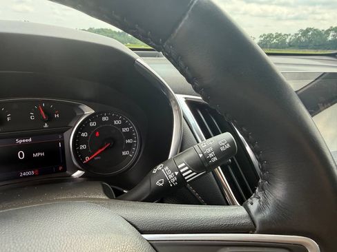 Used 2022 Chevrolet Equinox Premier FWD image 36