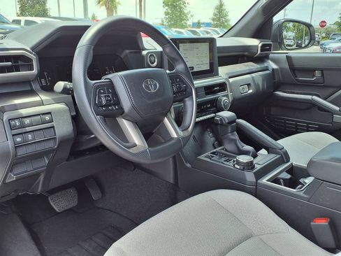 Used 2025 Toyota 4Runner SR5 AWD/4WD image 21