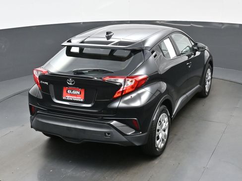 Used 2021 Toyota C-HR LE FWD image 38