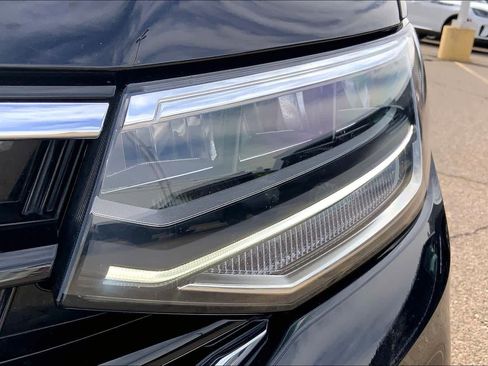 Used 2024 Volkswagen Tiguan SE R-Line image 27