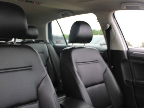 Used 2021 Volkswagen Golf 4-Door FWD image 14
