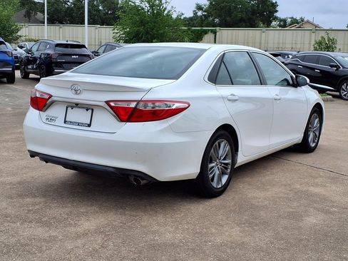 Used 2015 Toyota Camry SE FWD image 4