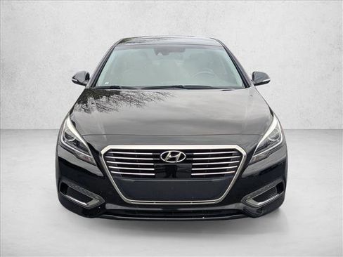 Used 2017 Hyundai Sonata Limited image 25