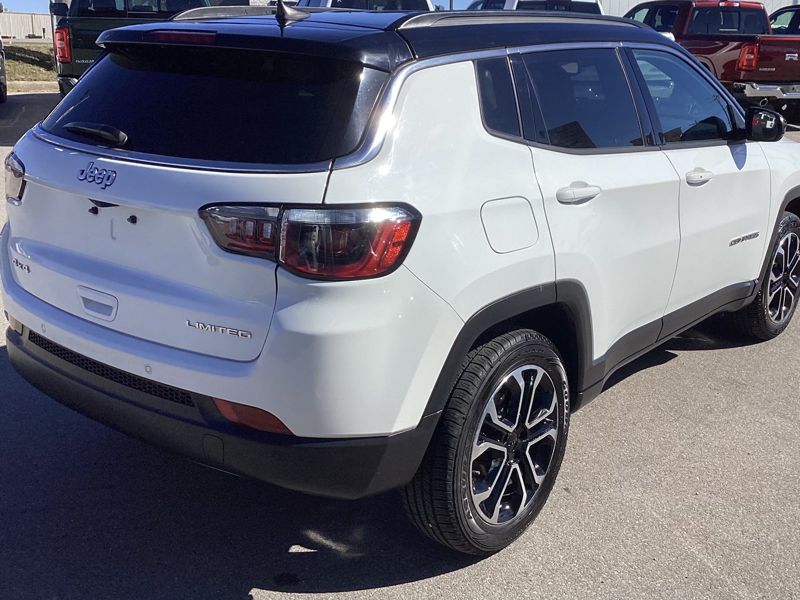 Used 2024 Jeep Compass Limited AWD/4WD image 5