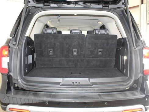Used 2024 Ford Expedition XLT RWD image 7