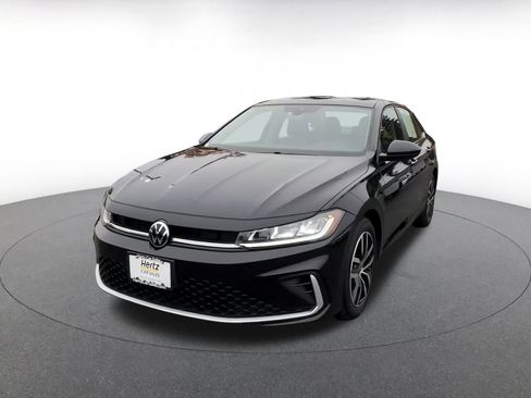 Used 2025 Volkswagen Jetta SE image 7