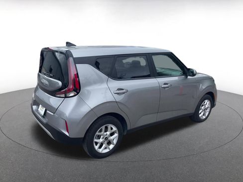 Used 2025 Kia Soul LX w/ LX Technology Package FWD image 15