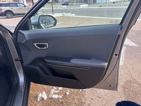 New 2025 Kia K4 LXS image 15