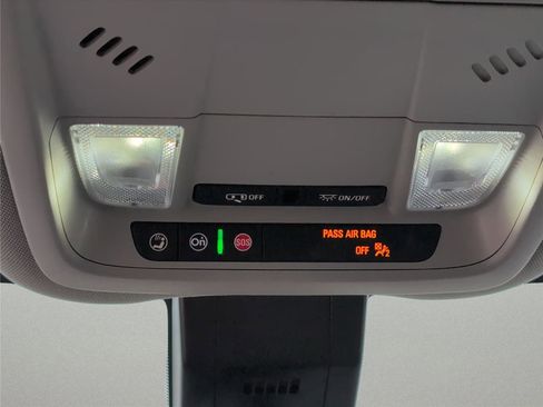 Used 2023 Chevrolet Equinox LT image 17