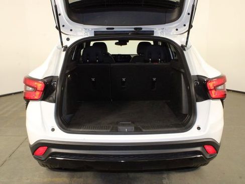 Used 2024 Chevrolet Trax RS w/ Driver Confidence Package image 13