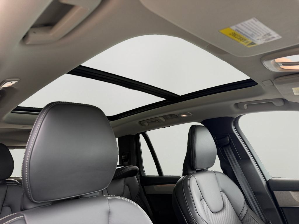 Certified 2026 Volvo XC90 B5 Ultra AWD/4WD image 7