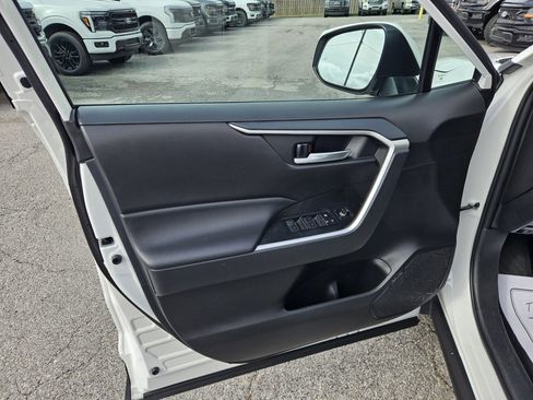 Used 2023 Toyota RAV4 XLE image 22