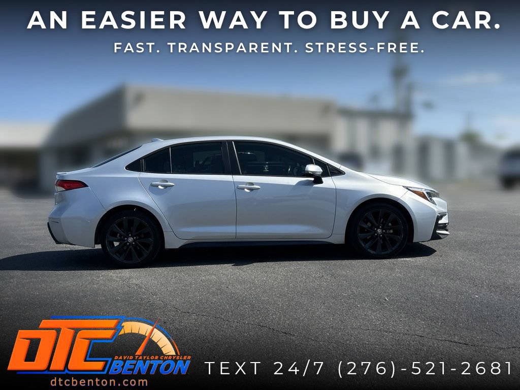 Used 2023 Toyota Corolla SE FWD image 2
