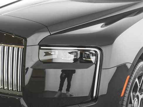 New 2025 Rolls-Royce Cullinan Black Badge image 7