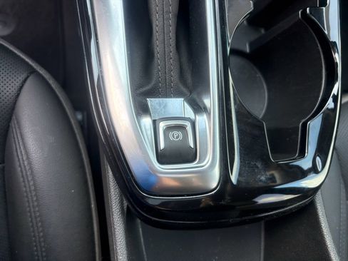 Used 2025 Chevrolet Trax ACTIV w/ Sunroof Package FWD image 23