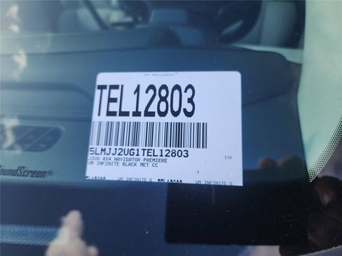 New 2026 Lincoln Navigator Premiere AWD/4WD image 12