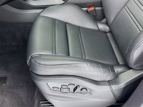 Certified 2024 Porsche Cayenne Turbo w/ Premium Package Plus (PP1) image 15