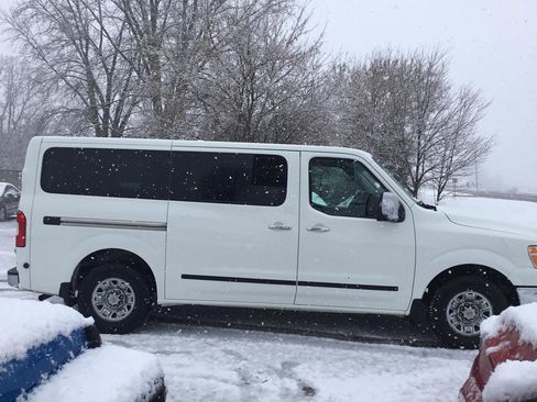 Used 2016 Nissan NV 3500 SL image 5