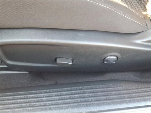 Used 2022 Dodge Challenger GT image 8