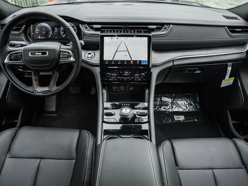 New 2025 Jeep Grand Cherokee Overland w/ Adv Protech Group III AWD/4WD image 20