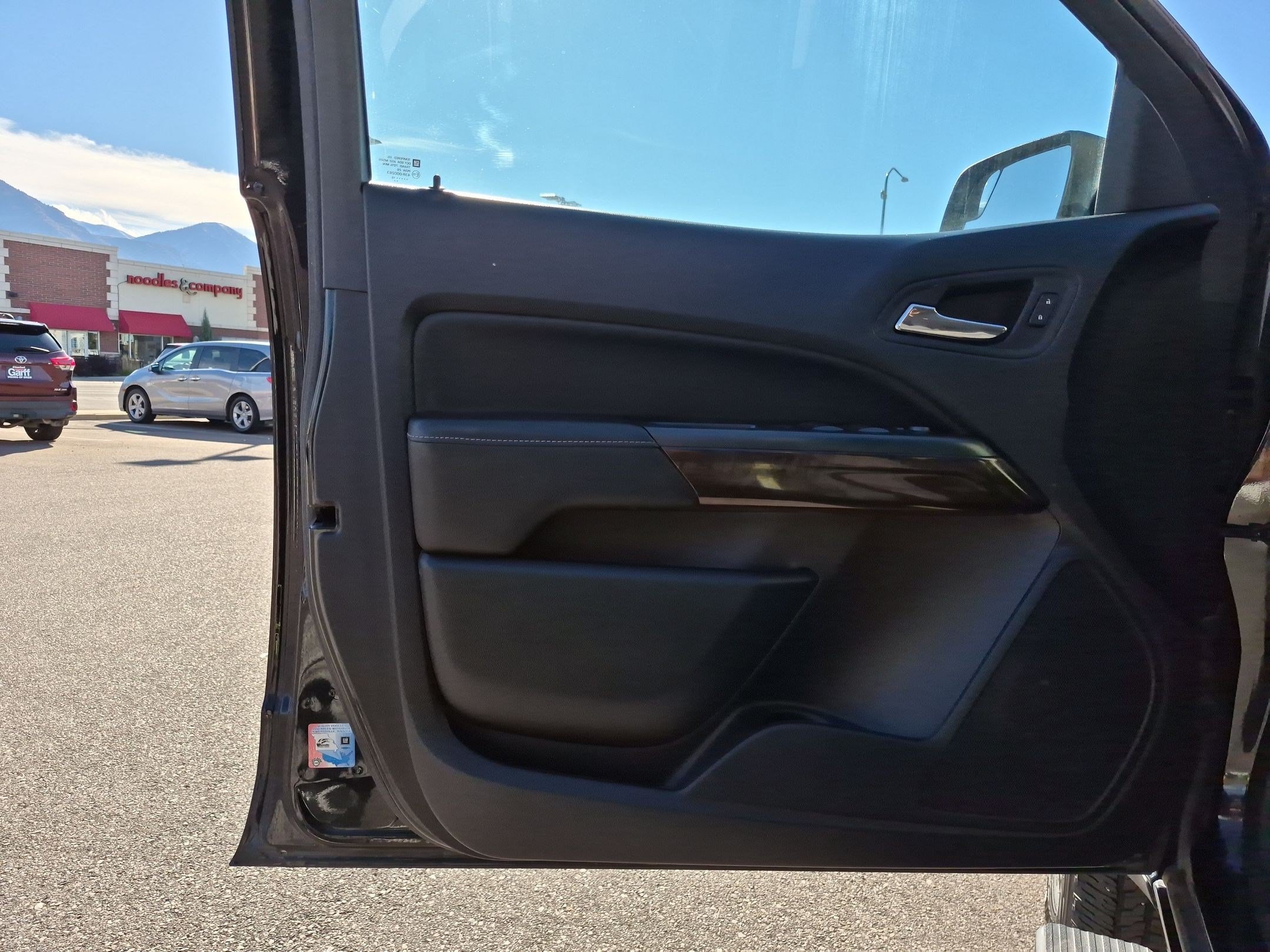 Used 2015 GMC Canyon SLE w/ SLE Convenience Package RWD image 14