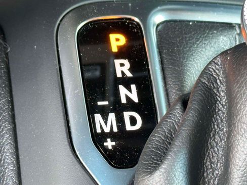 Used 2025 Jeep Wrangler Unlimited Sahara AWD/4WD image 28