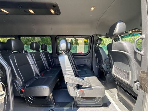 Used 2024 Mercedes-Benz Sprinter 2500 image 24