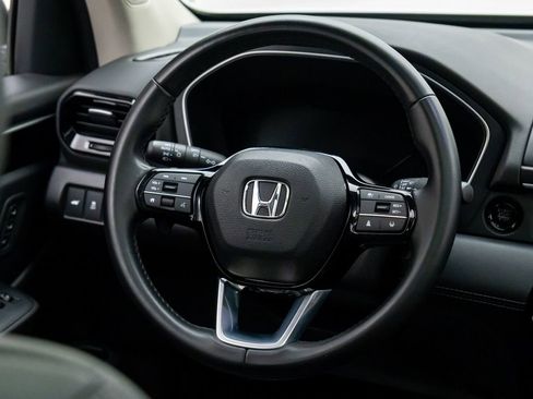 Used 2023 Honda Pilot Touring image 13