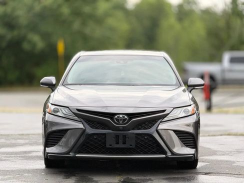 Used 2018 Toyota Camry XSE w/ Driver Assist Package FWD image 2