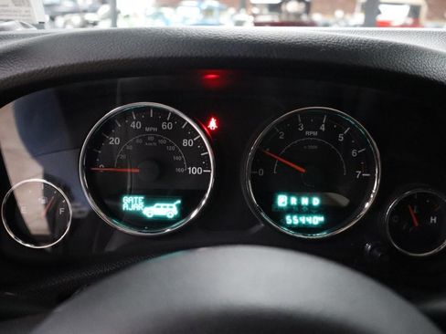 Used 2018 Jeep Wrangler Sport w/ Connectivity Group AWD/4WD image 13