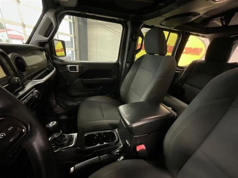 Used 2018 Jeep Wrangler Unlimited Sport image 13
