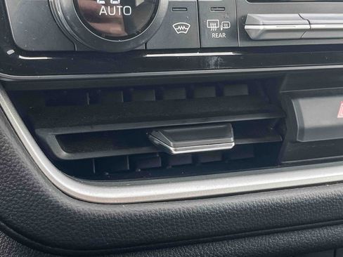 Used 2024 Toyota Grand Highlander XLE image 24