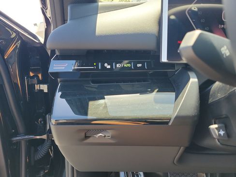 New 2026 BMW 530i w/ Premium Package RWD image 28