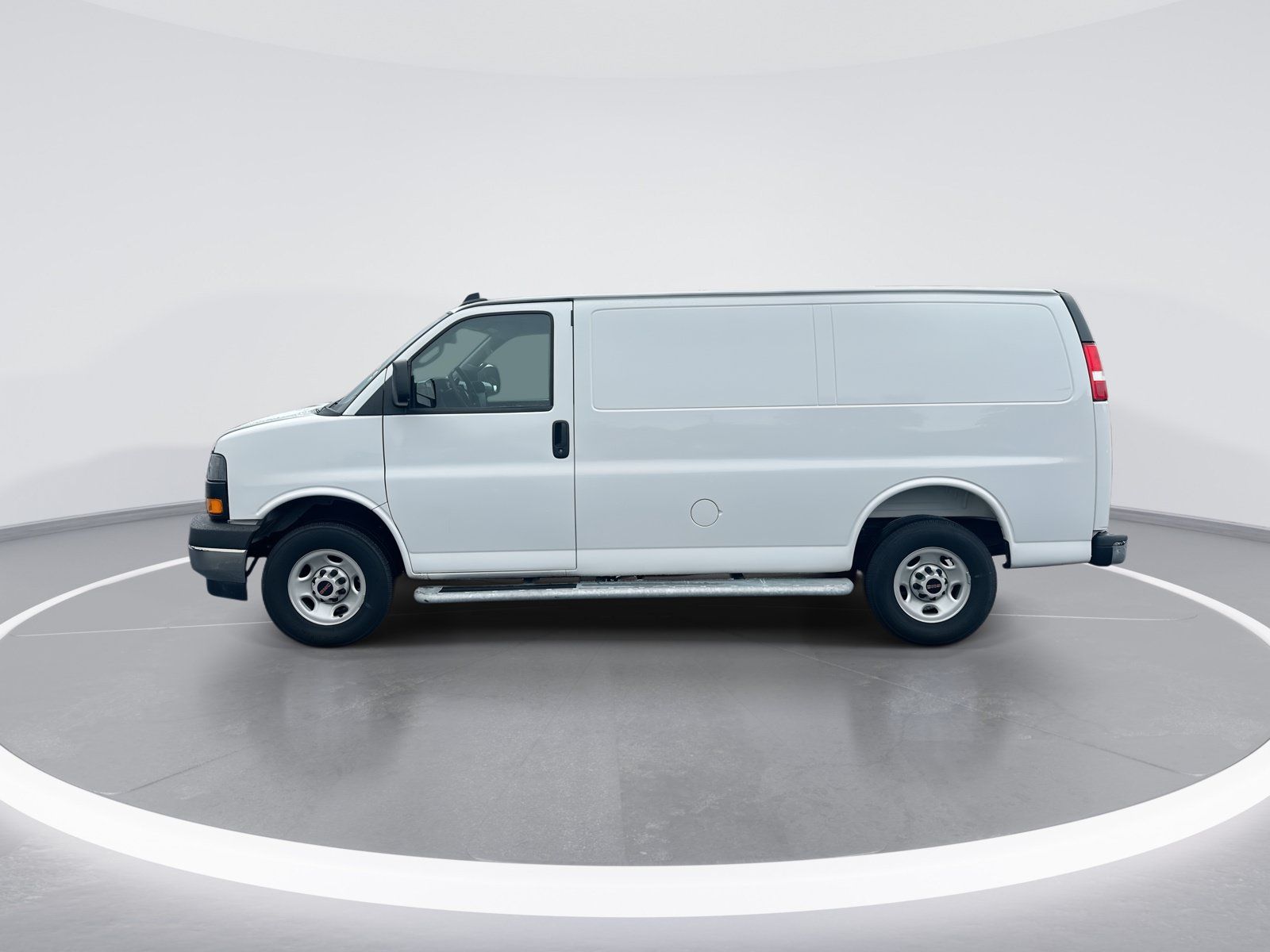 Used 2025 GMC Savana 2500 w/ Driver Convenience Package RWD image 6