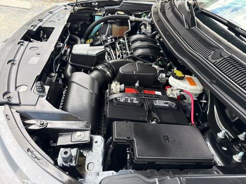 Used 2019 Ford Explorer XLT w/ Equipment Group 202A FWD image 44