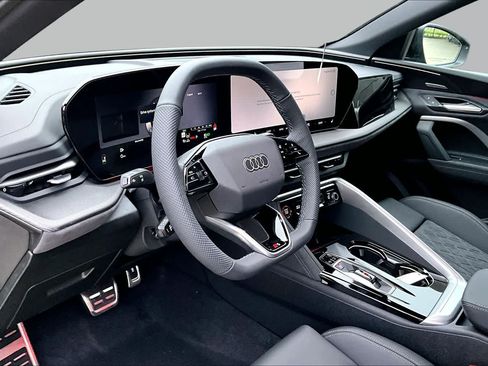 New 2026 Audi SQ5 Premium Plus AWD/4WD image 8