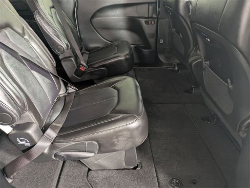 Certified 2026 Chrysler Pacifica Select image 28