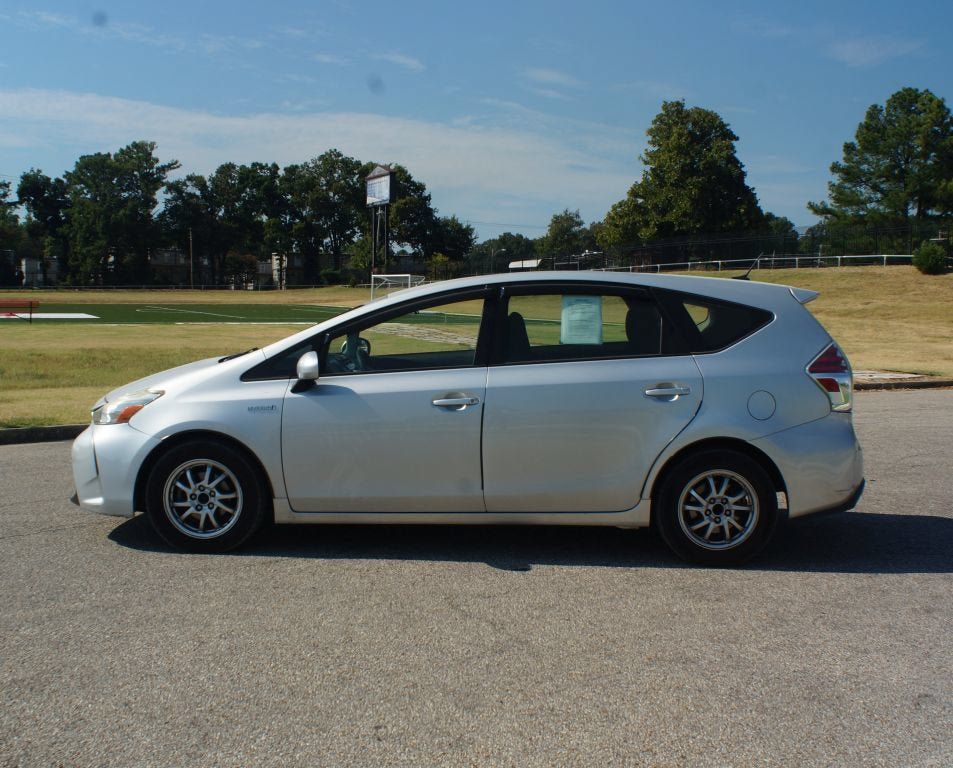 Used 2015 Toyota Prius V Three FWD image 9