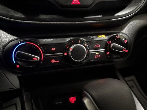 Used 2020 Kia Soul LX image 15