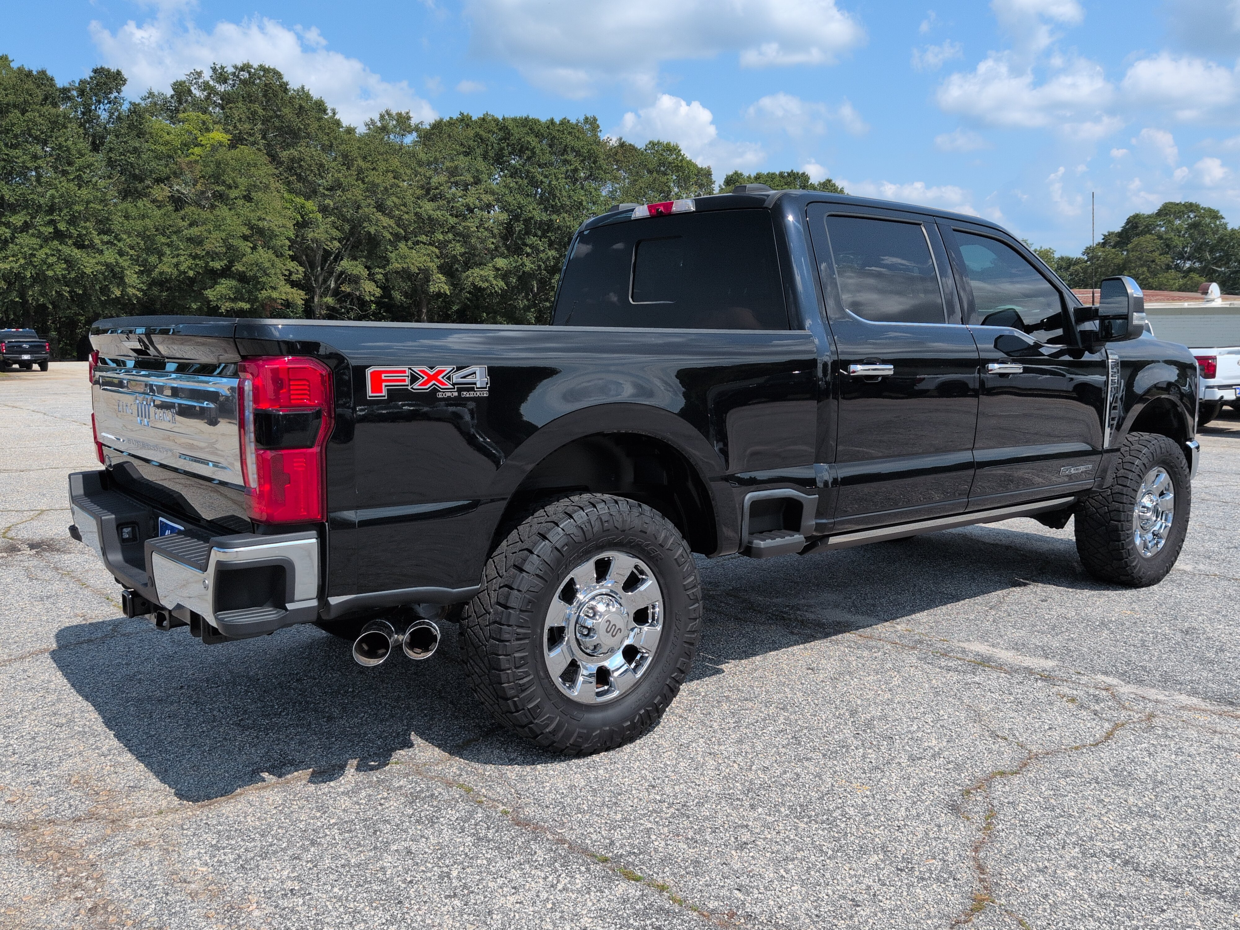 Used 2023 Ford F250 King Ranch w/ Chrome Package AWD/4WD image 3