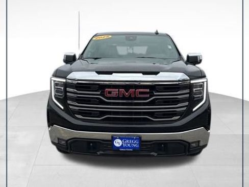 Used 2025 GMC Sierra 1500 SLT image 1