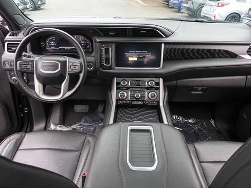Used 2024 GMC Yukon XL Denali AWD/4WD image 30