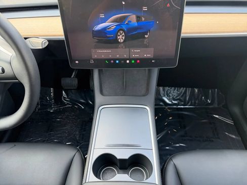 Used 2023 Tesla Model Y Long Range AWD/4WD image 18