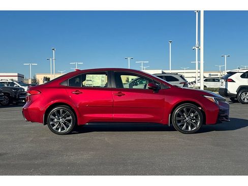 New 2026 Toyota Corolla SE image 3