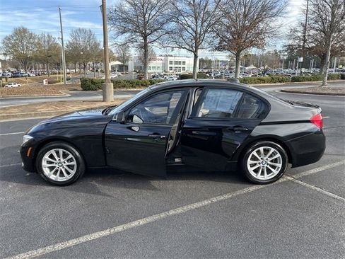 Used 2018 BMW 320i Sedan w/ Convenience Package image 11
