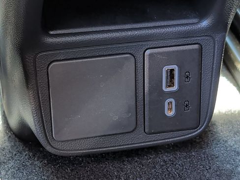 Used 2024 Buick Encore GX Preferred w/ Comfort Package AWD/4WD image 32