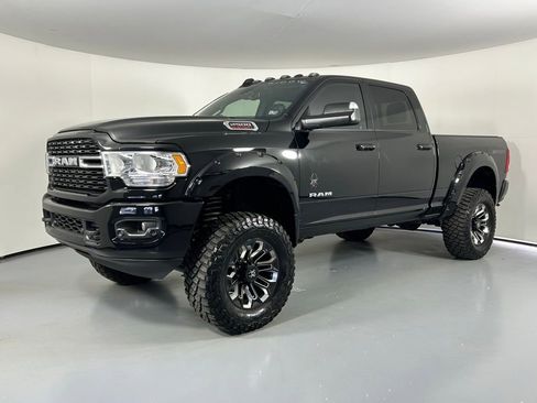 Used 2022 RAM 2500 Big Horn w/ Level C Equiment Group AWD/4WD image 3