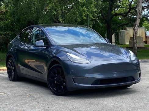 Used 2023 Tesla Model Y AWD image 6